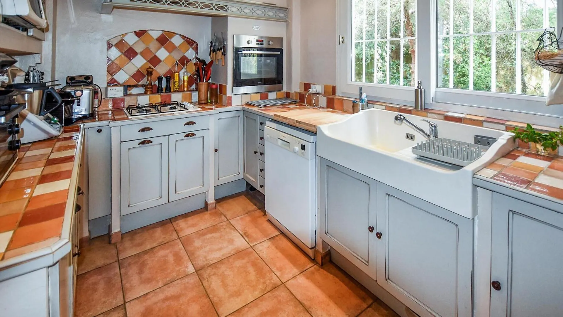 Nice Home In Entraigues-Sur-La-Sorg 0*, Entraigues-sur-la-Sorgue Francie